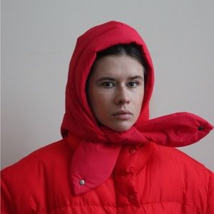 Puffer head scarf  in red